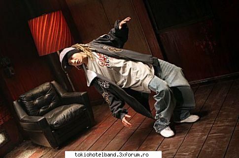 Fun with Tom - T: vai, ce ma intiiiind...auuuuu...kred k mi-am - Tom Kaulitz