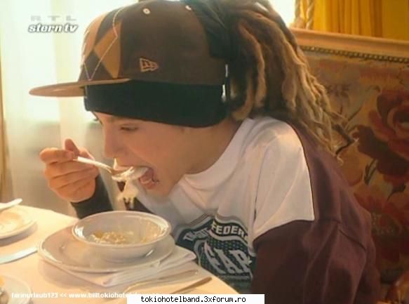 Fun with Tom - T: doamne, ce supa grozava! B: .....asta trebuie - Tom Kaulitz