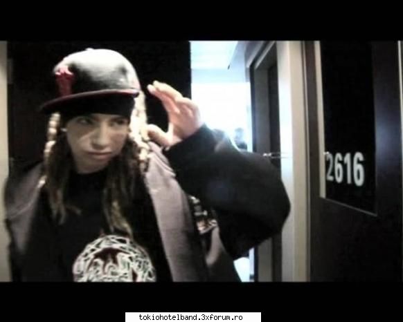 Fun with Tom - Dav: deci, astazi trebuie sa mergetzi in - Tom Kaulitz